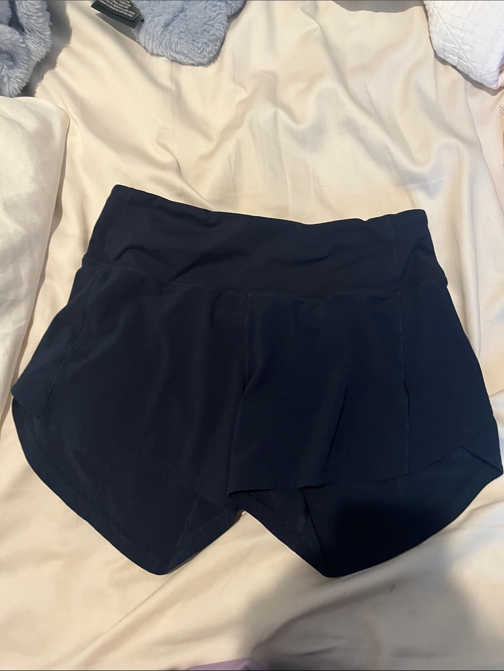 Women’s lululemon shorts 4 inch